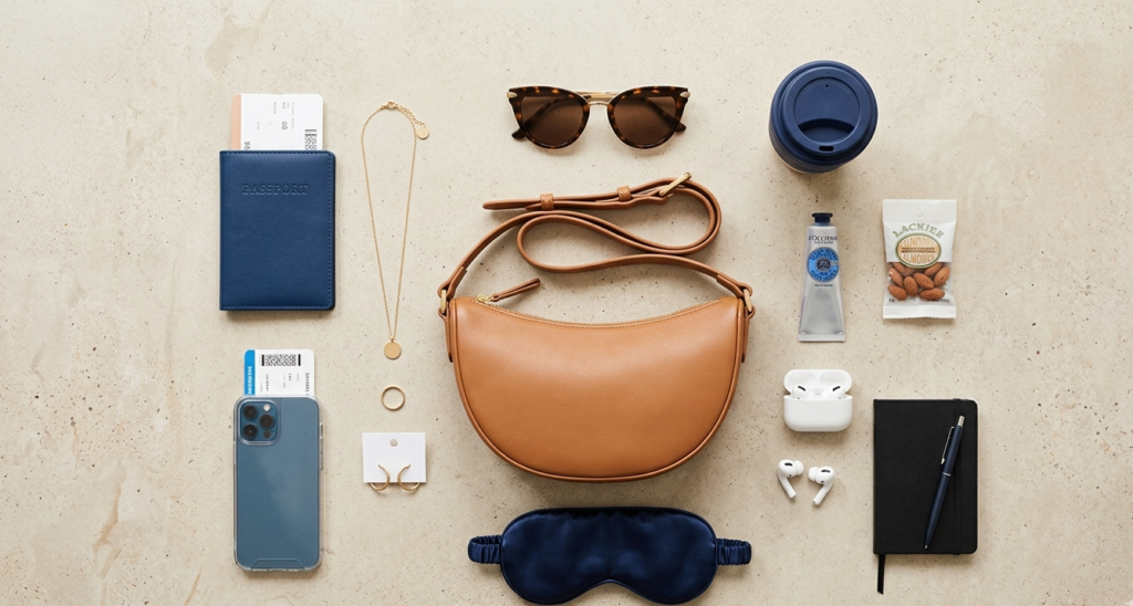 airport outfit accessories women travel style